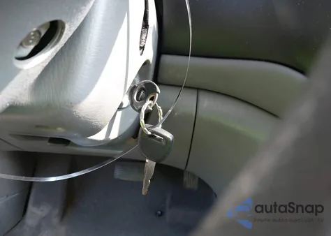 2004 Mazda Mpv Lx z USA, uszkodzony, nr VIN JM3LW28AX40500247